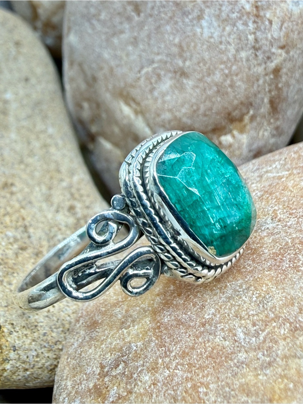 Sterling Silver Emerald Green Gemstone Ring Size9 Signed 925 NWOT Southwest Boho - Picture 10 of 17